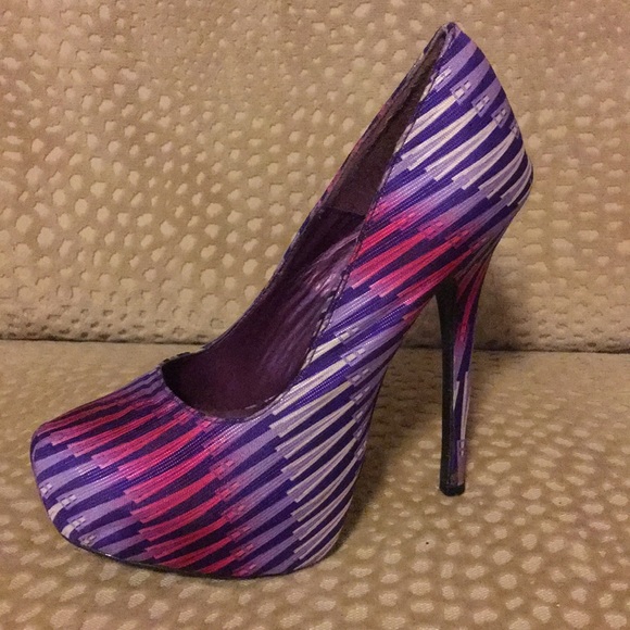 High Heels - Picture 3 of 3